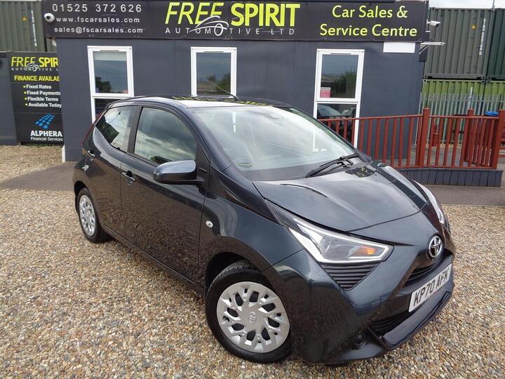 Toyota AYGO 1.0 VVT-i X-play X-shift Euro 6 5dr (Safety Sense)