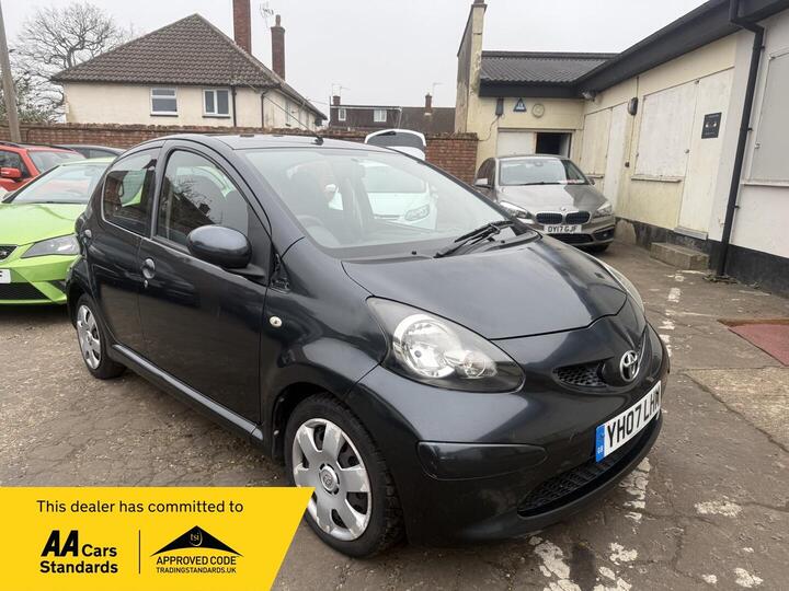 Toyota AYGO 1.0 VVT-i + MultiMode Euro 4 5dr