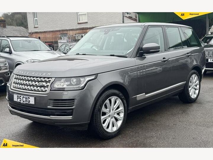 Land Rover Range Rover 3.0 TD V6 Vogue Auto 4WD Euro 6 (s/s) 5dr Land Rover Range Rover 3.0 TD V6 Vogue Auto 4WD Euro 6 (s/s) 5dr