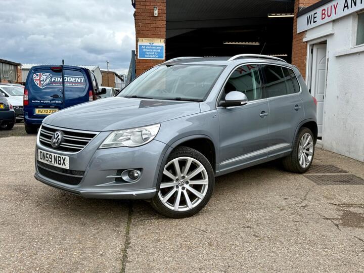 Volkswagen Tiguan 2.0 TDI R-Line Auto 4WD Euro 5 5dr Volkswagen Tiguan 2.0 TDI R-Line Auto 4WD Euro 5 5dr