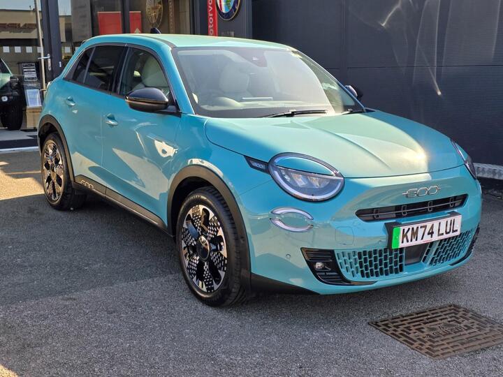 Fiat 600 54kWh La Prima Auto 5dr