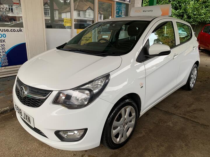 Vauxhall Viva 1.0i SE Euro 6 5dr (a/c) Vauxhall Viva 1.0i SE Euro 6 5dr (a/c)