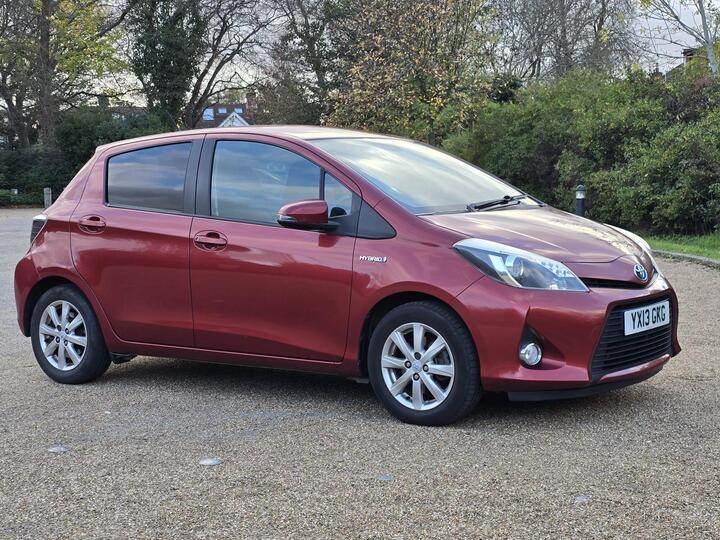 Toyota Yaris 1.5 VVT-h T4 CVT Euro 5 5dr Toyota Yaris 1.5 VVT-h T4 CVT Euro 5 5dr