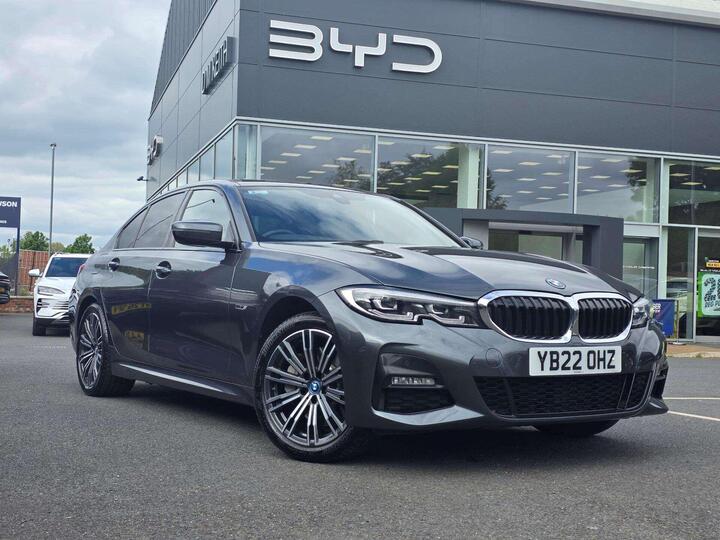 BMW 3 SERIES 2.0 330e 12kWh M Sport Auto XDrive Euro 6 (s/s) 4dr BMW 3 SERIES 2.0 330e 12kWh M Sport Auto XDrive Euro 6 (s/s) 4dr