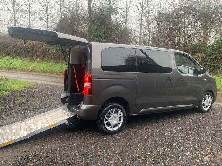 Citroen Space-tourer 2.0 BlueHDi 180 Business M 5dr AUTOMATIC WHEELCHAIR ACCESSIBLE VEHICLE 4 SEATS