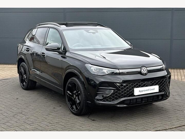 Volkswagen Tiguan 2.0 TSI Black Edition DSG 4Motion Euro 6 (s/s) 5dr Volkswagen Tiguan 2.0 TSI Black Edition DSG 4Motion Euro 6 (s/s) 5dr