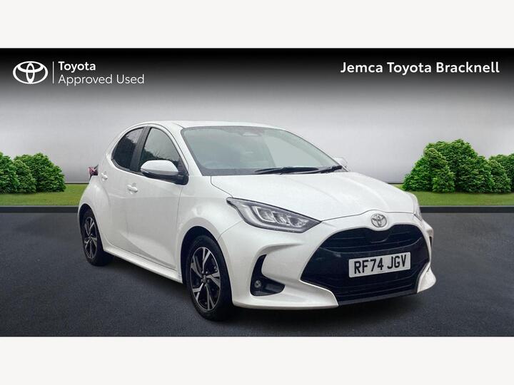 Toyota Yaris 1.5 VVT-h Design E-CVT Euro 6 (s/s) 5dr Toyota Yaris 1.5 VVT-h Design E-CVT Euro 6 (s/s) 5dr