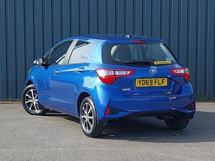 Toyota Yaris 1.5 VVT-i Icon Tech Euro 6 5dr