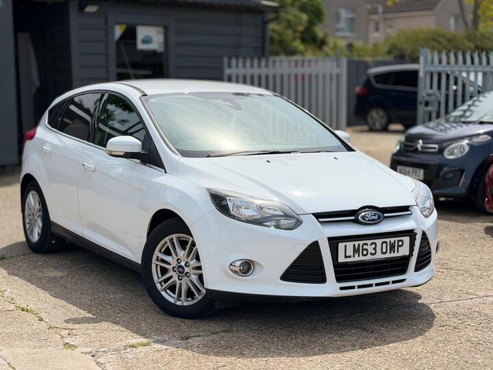Ford Focus 1.0T EcoBoost Titanium Euro 5 (s/s) 5dr