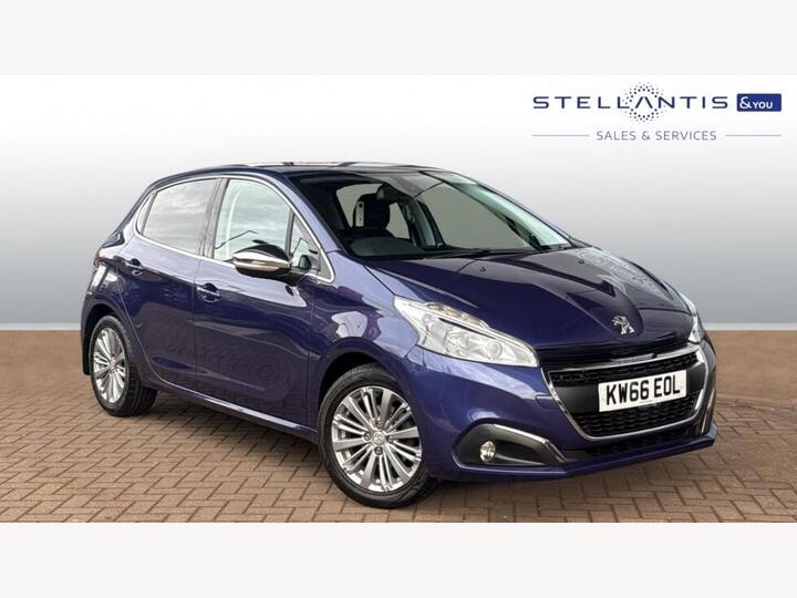 Peugeot 208 1.2 PureTech Allure Euro 6 5dr Peugeot 208 1.2 PureTech Allure Euro 6 5dr
