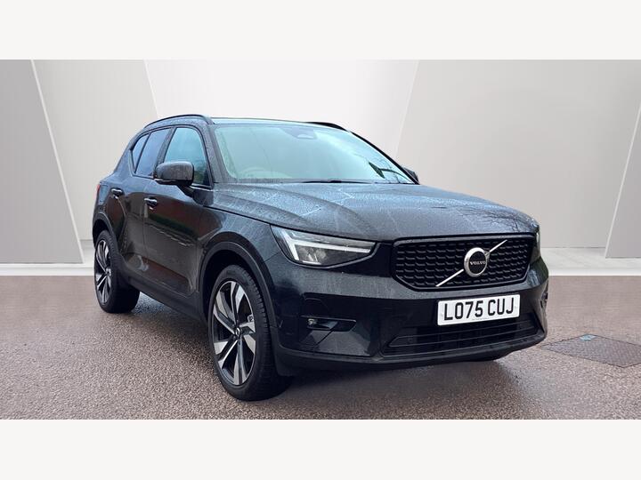 Volvo XC40 2.0 B3 MHEV Plus Dark DCT Auto Euro 6 (s/s) 5dr