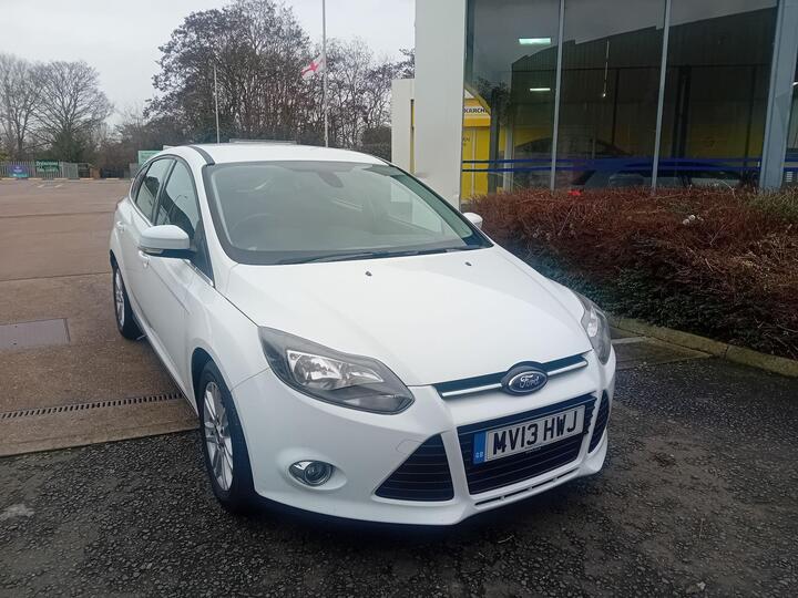 Ford Focus 1.0T EcoBoost Titanium Euro 5 (s/s) 5dr
