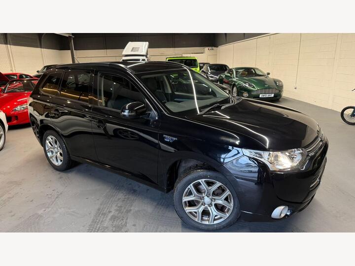 Mitsubishi Outlander 2.0h 12kWh GX3h CVT 4WD Euro 5 (s/s) 5dr Mitsubishi Outlander 2.0h 12kWh GX3h CVT 4WD Euro 5 (s/s) 5dr