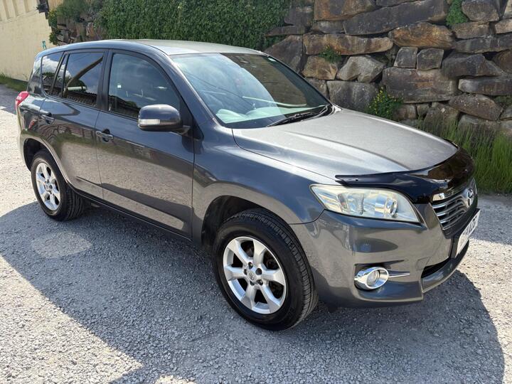 Toyota RAV4 2.2 D-4D XT-R 4WD Euro 5 5dr