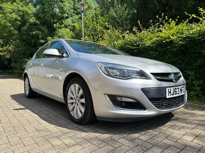 Vauxhall Astra 1.6 16v Elite Auto Euro 5 5dr