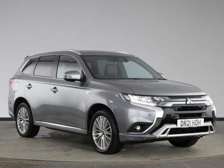 Mitsubishi Outlander 2.4h TwinMotor 13.8kWh Dynamic Safety CVT 4WD Euro 6 (s/s) 5dr Mitsubishi Outlander 2.4h TwinMotor 13.8kWh Dynamic Safety CVT 4WD Euro 6 (s/s) 5dr