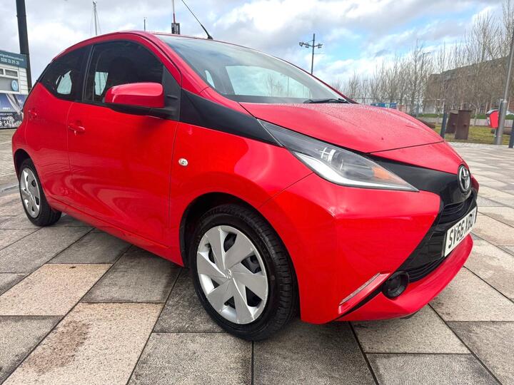 Toyota AYGO 1.0 VVT-i X-play Euro 6 5dr