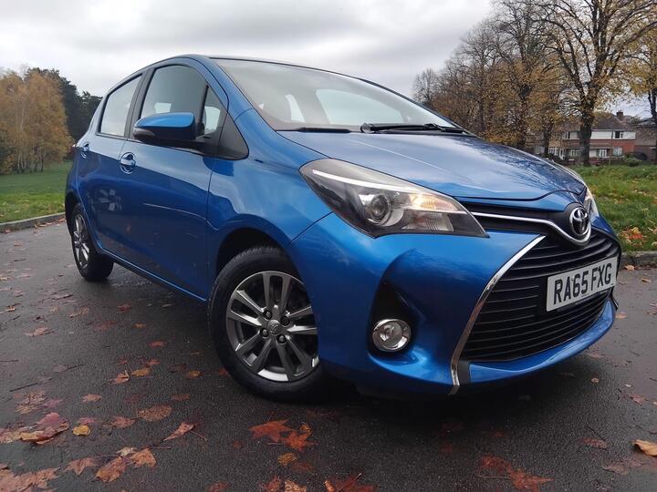 Toyota Yaris 1.33 Dual VVT-i Icon Euro 5 5dr Euro 5 Toyota Yaris 1.33 Dual VVT-i Icon Euro 5 5dr Euro 5