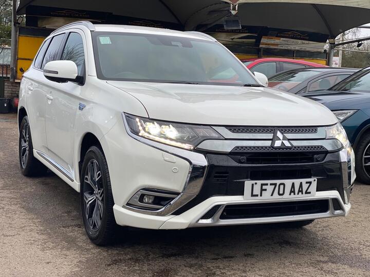 Mitsubishi Outlander 2.4h TwinMotor 13.8kWh Exceed Safety CVT 4WD Euro 6 (s/s) 5dr Mitsubishi Outlander 2.4h TwinMotor 13.8kWh Exceed Safety CVT 4WD Euro 6 (s/s) 5dr