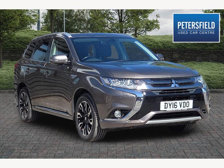Mitsubishi Outlander 2.0h 12kWh GX4h CVT 4WD Euro 6 (s/s) 5dr Mitsubishi Outlander 2.0h 12kWh GX4h CVT 4WD Euro 6 (s/s) 5dr