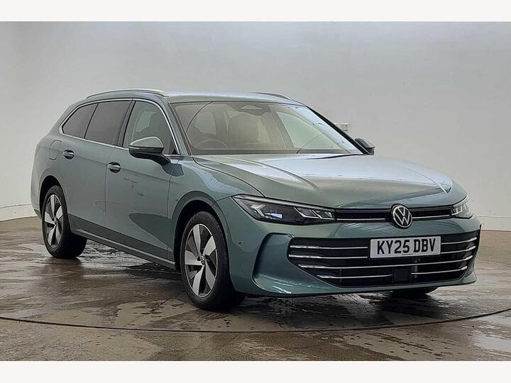 Volkswagen Passat 1.5 TSI EHybrid 19.7kWh Life DSG Euro 6 (s/s) 5dr Volkswagen Passat 1.5 TSI EHybrid 19.7kWh Life DSG Euro 6 (s/s) 5dr