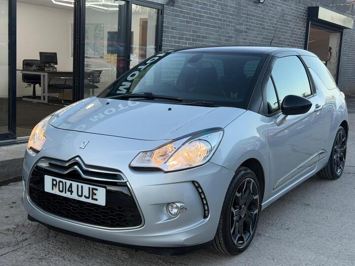 Citroen DS3 1.6 E-HDi Airdream DStyle Plus Euro 5 (s/s) 3dr Citroen DS3 1.6 E-HDi Airdream DStyle Plus Euro 5 (s/s) 3dr