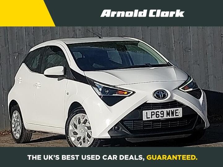 Toyota AYGO 1.0 VVT-i X-play Euro 6 5dr Toyota AYGO 1.0 VVT-i X-play Euro 6 5dr