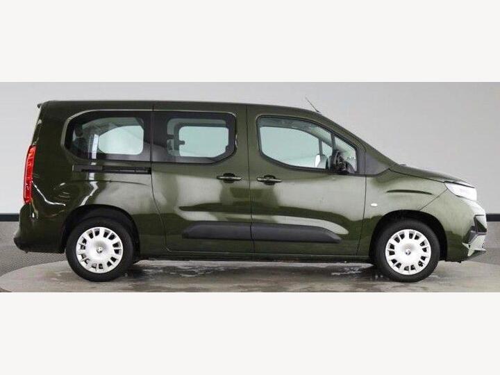 Vauxhall Combo Life Electric 52kWh Design XL MPV Auto 5dr (7.4kW Charger)