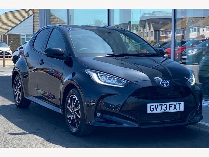 Toyota Yaris 1.5 VVT-h Design E-CVT Euro 6 (s/s) 5dr
