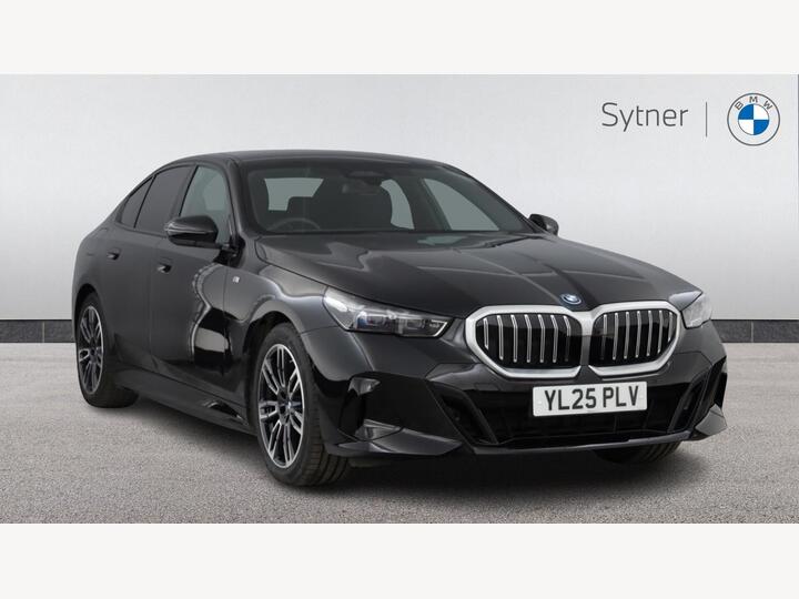 BMW 5 Series 3.0 550e 22.1kWh M Sport Steptronic XDrive Euro 6 (s/s) 4dr BMW 5 Series 3.0 550e 22.1kWh M Sport Steptronic XDrive Euro 6 (s/s) 4dr
