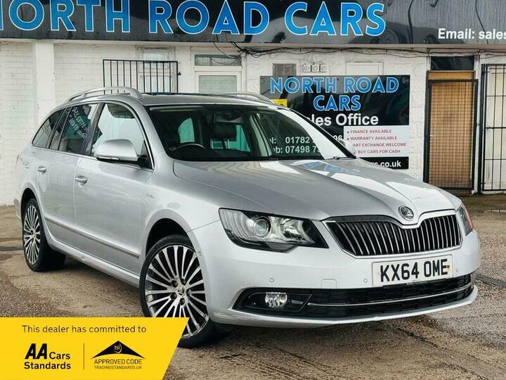 Skoda Superb 2.0 TDI Laurin & Klement DSG 4WD Euro 5 (s/s) 5dr Skoda Superb 2.0 TDI Laurin & Klement DSG 4WD Euro 5 (s/s) 5dr