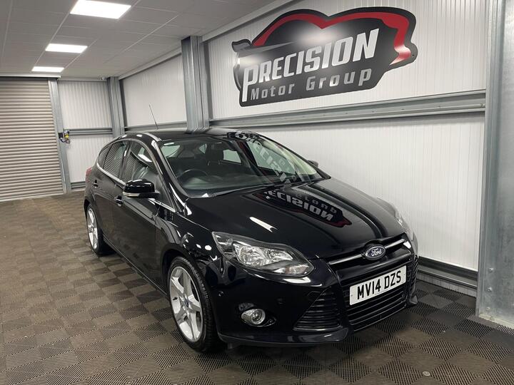 Ford Focus 1.0T EcoBoost Titanium Navigator Euro 5 (s/s) 5dr