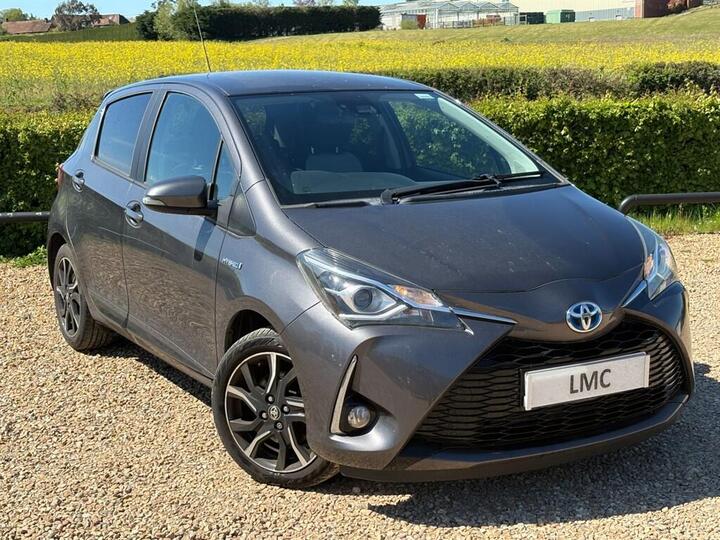 Toyota Yaris 1.5 VVT-h Design E-CVT Euro 6 (s/s) 5dr
