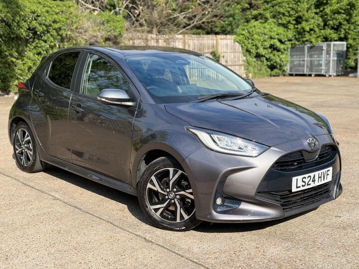 Toyota Yaris 1.5 VVT-h Design E-CVT Euro 6 (s/s) 5dr