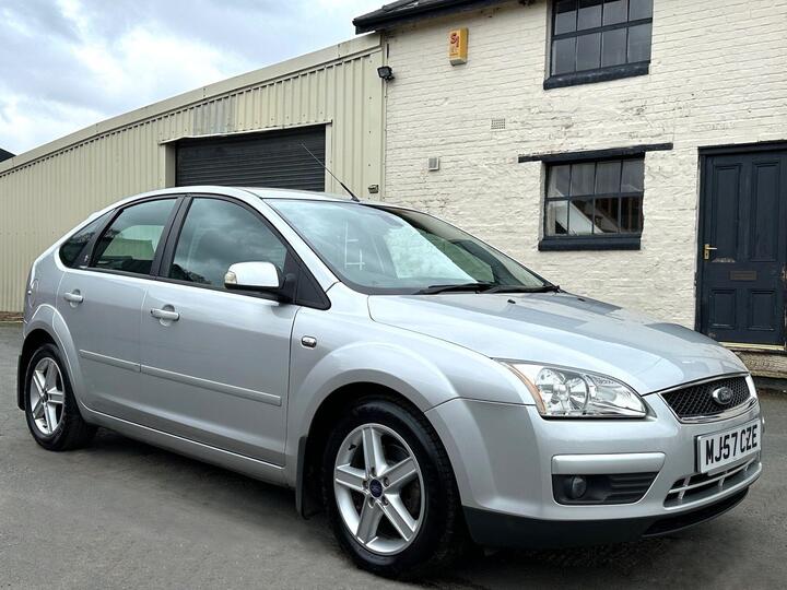 Ford Focus 1.6 Ghia 5dr