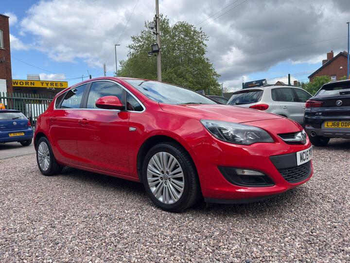 Vauxhall Astra 1.4i Excite Euro 6 5dr Vauxhall Astra 1.4i Excite Euro 6 5dr