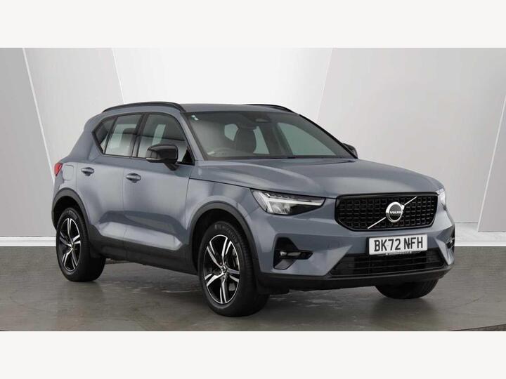 Volvo XC40 2.0 B3 MHEV Plus Dark DCT Auto Euro 6 (s/s) 5dr