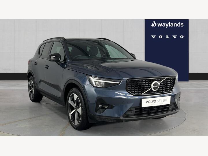 Volvo XC40 2.0 B4 MHEV Plus Dark DCT Auto Euro 6 (s/s) 5dr