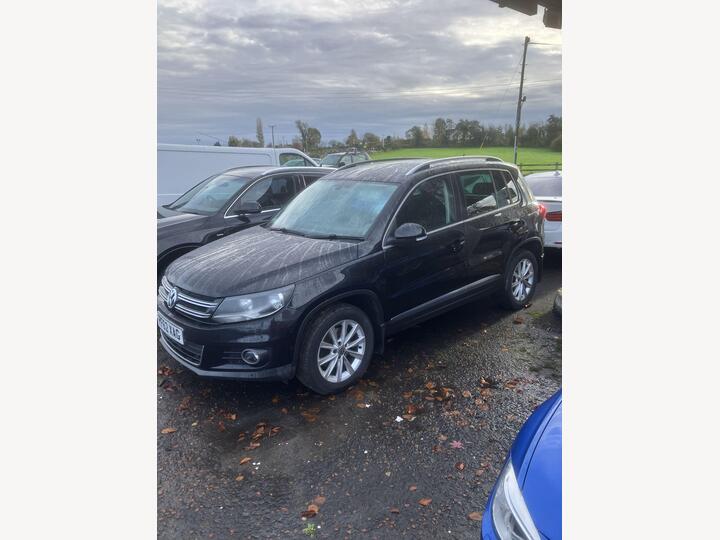Volkswagen Tiguan 2.0 TDI BlueMotion Tech SE 2WD Euro 5 (s/s) 5dr Volkswagen Tiguan 2.0 TDI BlueMotion Tech SE 2WD Euro 5 (s/s) 5dr