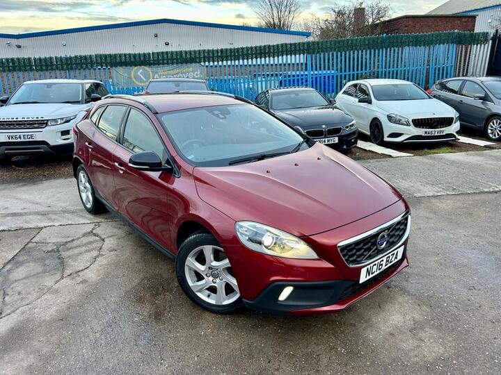 Volvo V40 Cross Country 2.0 D2 Lux Auto Euro 6 (s/s) 5dr Volvo V40 Cross Country 2.0 D2 Lux Auto Euro 6 (s/s) 5dr