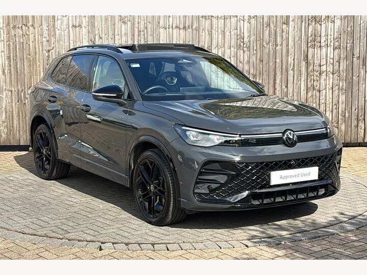 Volkswagen Tiguan 2.0 TDI R-Line DSG Euro 6 (s/s) 5dr Volkswagen Tiguan 2.0 TDI R-Line DSG Euro 6 (s/s) 5dr