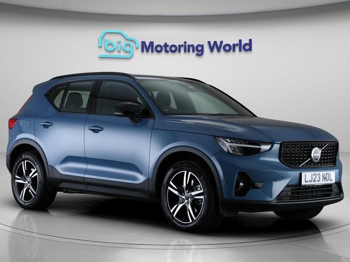 Volvo XC40 2.0 B3 MHEV Plus Dark DCT Auto Euro 6 (s/s) 5dr