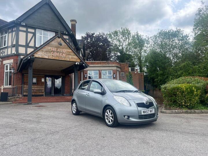 Toyota YARIS 1.3 VVT-i SR 5dr