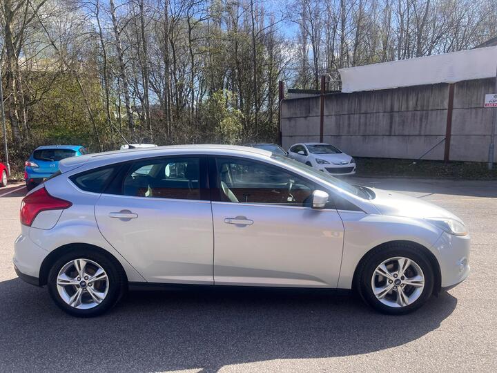 Ford Focus 1.6 Zetec Euro 5 5dr