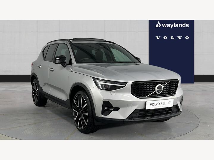 Volvo XC40 2.0 B3 MHEV Ultra Dark DCT Auto Euro 6 (s/s) 5dr