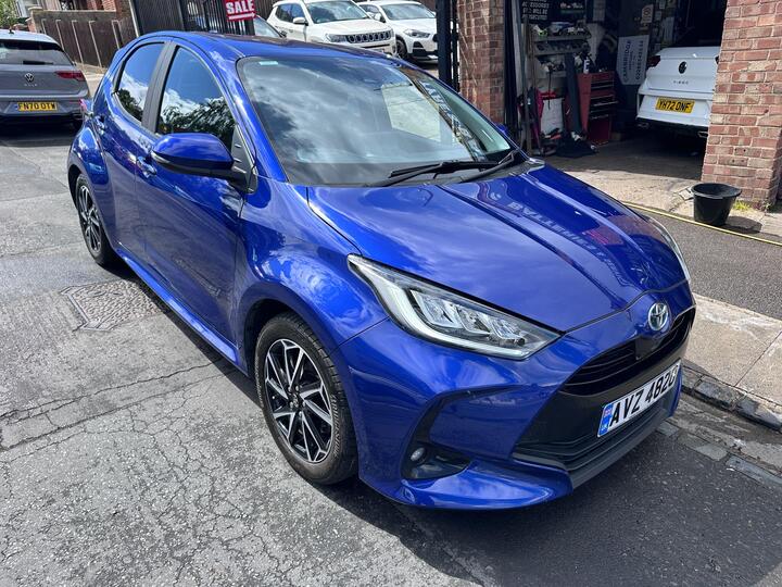 Toyota Yaris 1.5 VVT-h Design E-CVT Euro 6 (s/s) 5dr