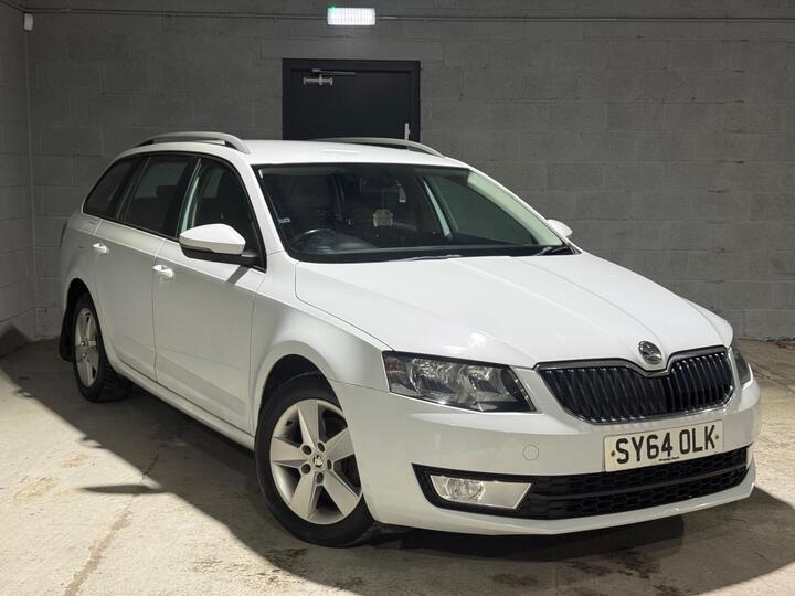 Skoda Octavia 2.0 TDI Tour De France 4WD Euro 5 (s/s) 5dr Skoda Octavia 2.0 TDI Tour De France 4WD Euro 5 (s/s) 5dr
