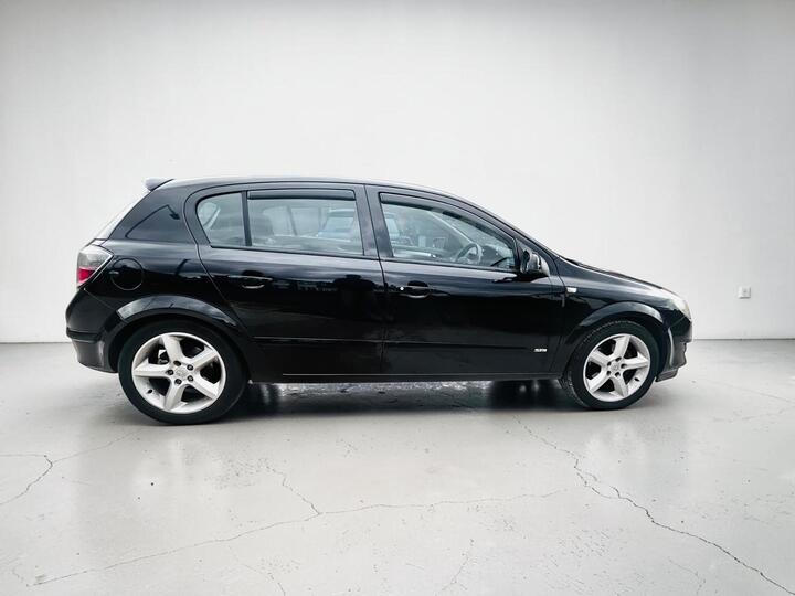 Vauxhall Astra 1.8i 16v SRi 5dr