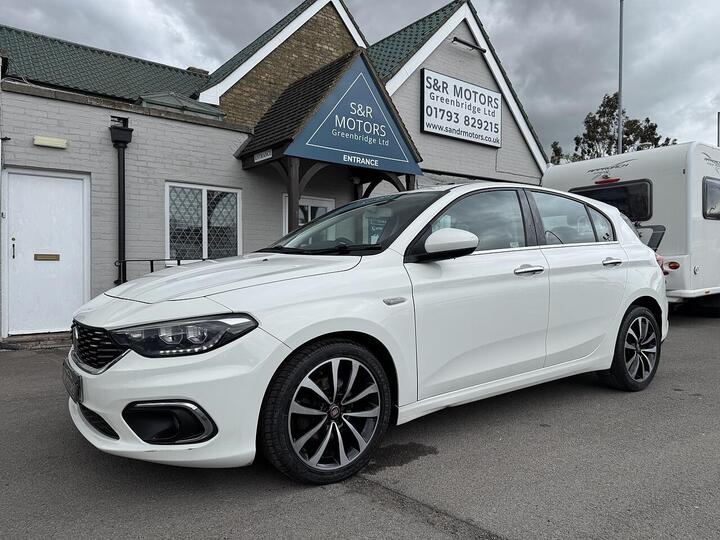 Fiat Tipo 1.4 MPI Lounge Euro 6 5dr