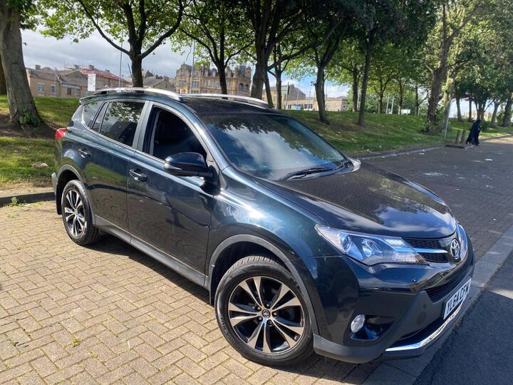 Toyota RAV4 2.2 D-CAT Invincible Auto 4WD Euro 5 5dr
